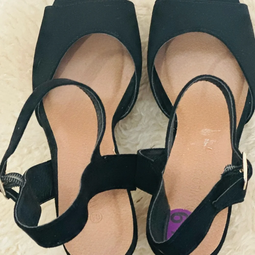 NEW Suede Ankle Strap Platform Chunky Heels Heeled Sandals Size 6 1/5 Black - Picture 5 of 8